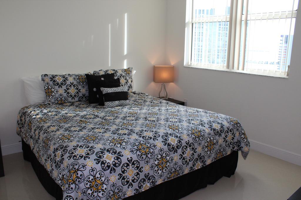 Lyx Suites At One Broadway In Brickell Майами Номер фото